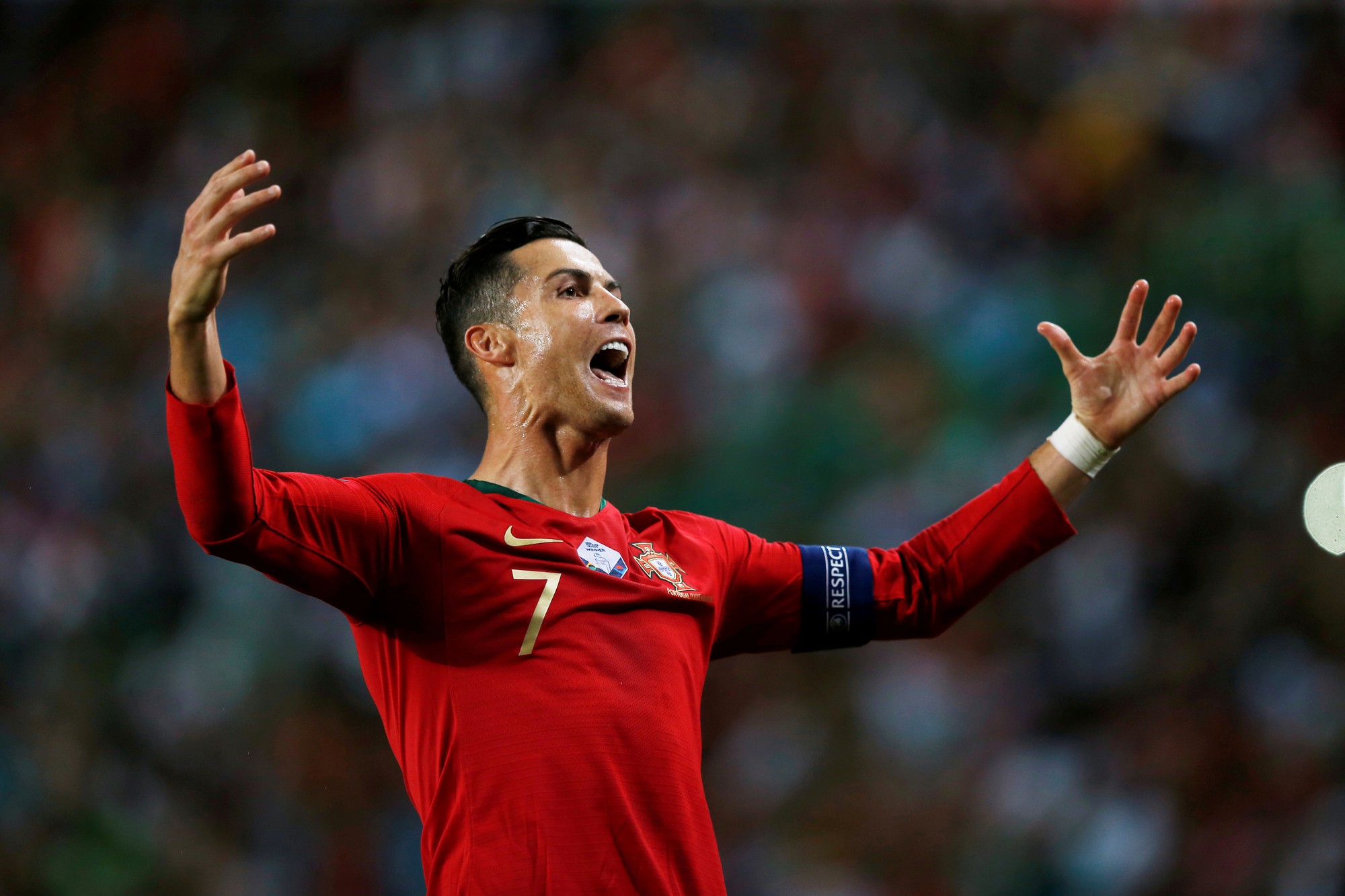 Ronaldo ghi b&agrave;n thứ 699, Bồ Đ&agrave;o Nha chờ chung kết sớm bảng B - Ảnh 6.