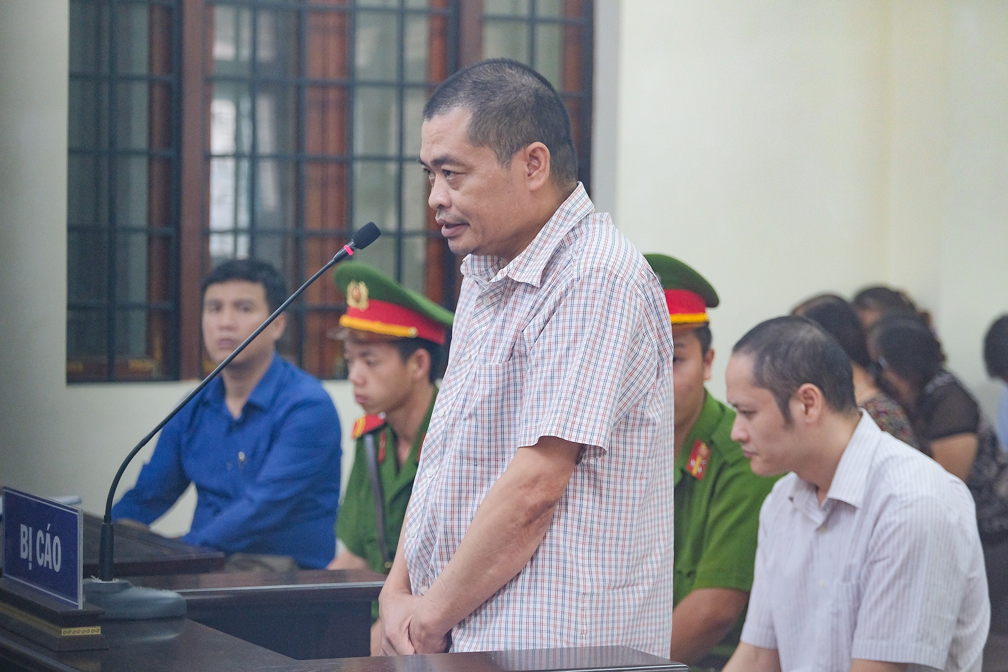 Xử vụ gian lận điểm thi ở Hà Giang: Xác định nhân vật "Lão phật gia" bí ẩn