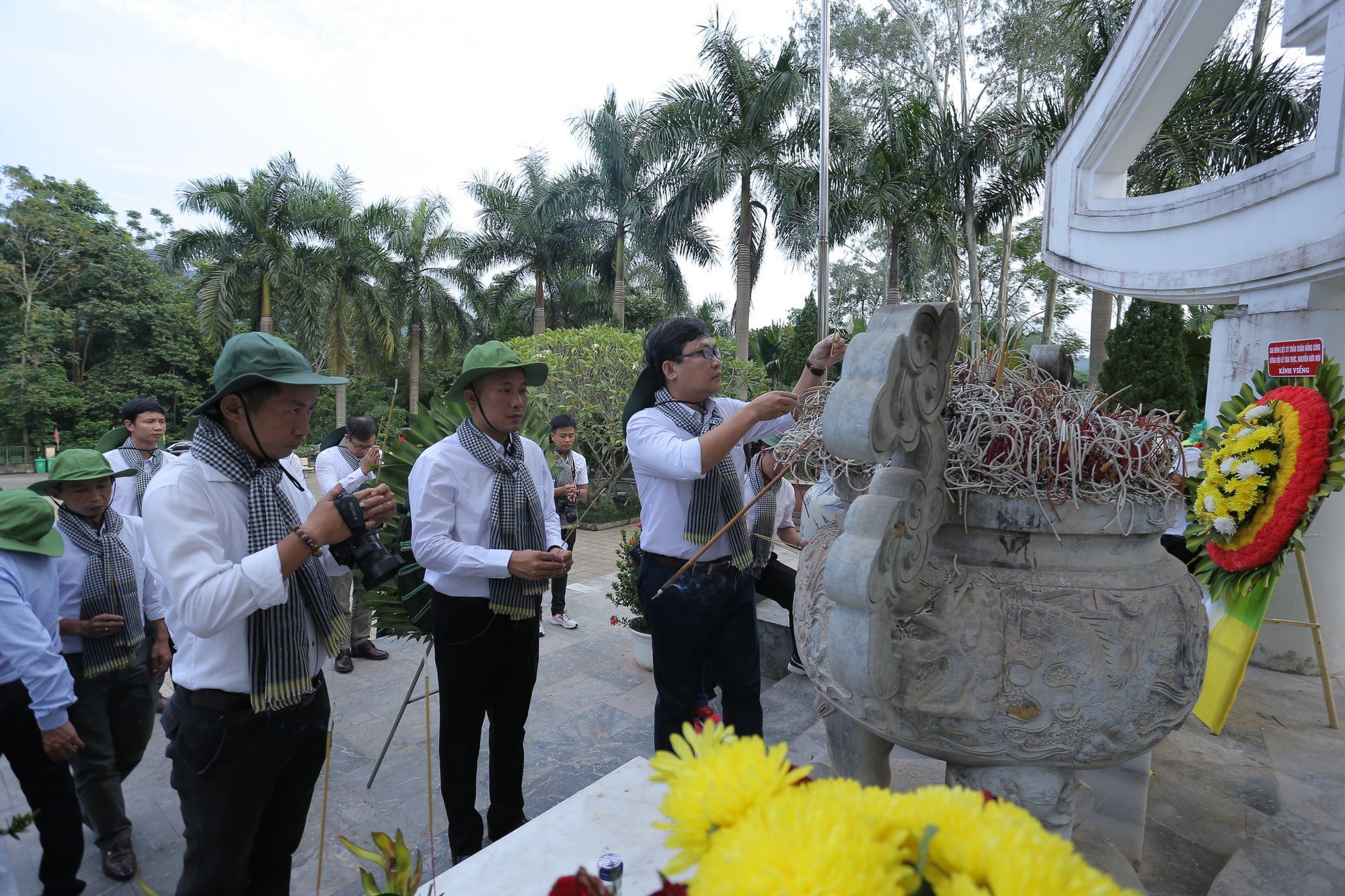 Chương trình Một triệu lá cờ Tổ quốc đến với đồng bào biên giới phía Bắc - Ảnh 6.