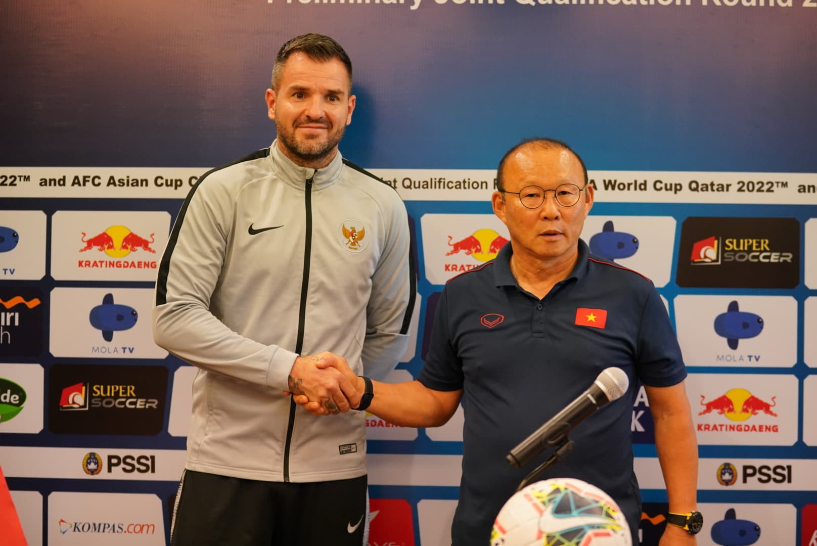 HLV Park Hang-seo: Tuấn Anh kh&ocirc;ng thi đấu, Quang Hải đ&aacute; tiền vệ trung t&acirc;m - Ảnh 3.