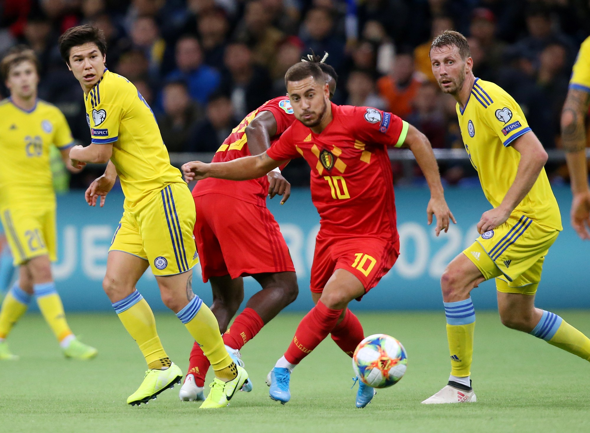 Bỉ lập kỷ lục kh&ocirc;ng tưởng, Nga v&agrave; Ba Lan gi&agrave;nh v&eacute; đến Euro 2020 - Ảnh 3.