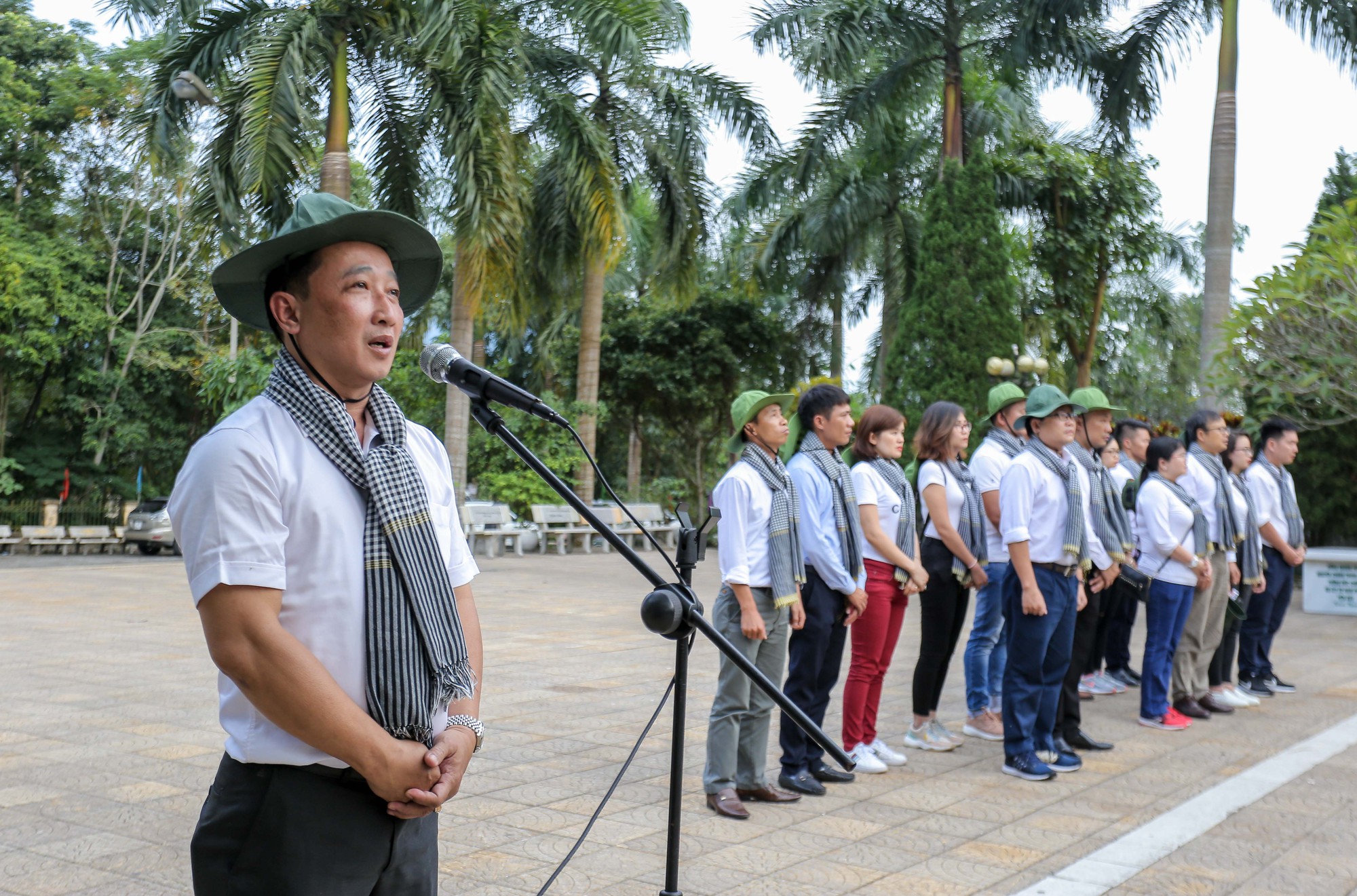 Chương trình một triệu lá cờ Tổ quốc đến với đồng bào biên giới phía Bắc