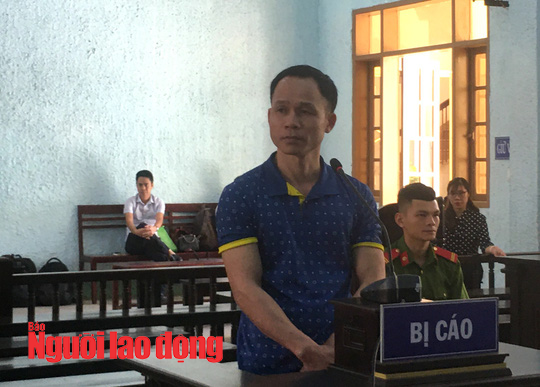 Thầy giáo hiếp dâm nữ sinh lớp 8 lĩnh 8 năm 6 tháng tù