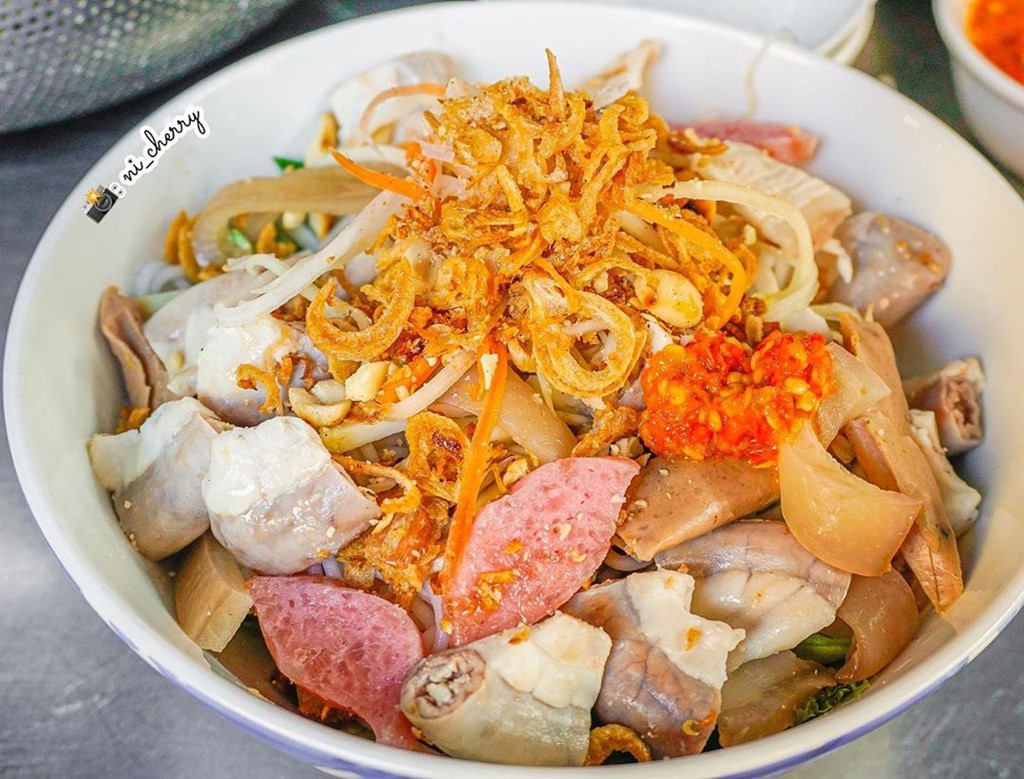 B&uacute;n mắm l&ograve;ng v&agrave; loạt m&oacute;n ăn ngon kh&ocirc;ng thể bỏ qua ở Đ&agrave; Nẵng - Ảnh 1.