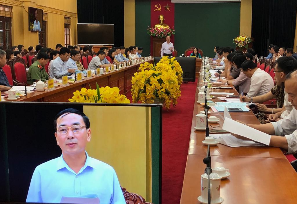 Bộ trưởng Nguyễn Thị Kim Tiến tr&ograve; chuyện với người d&acirc;n về chất lượng dịch vụ y tế - Ảnh 10.