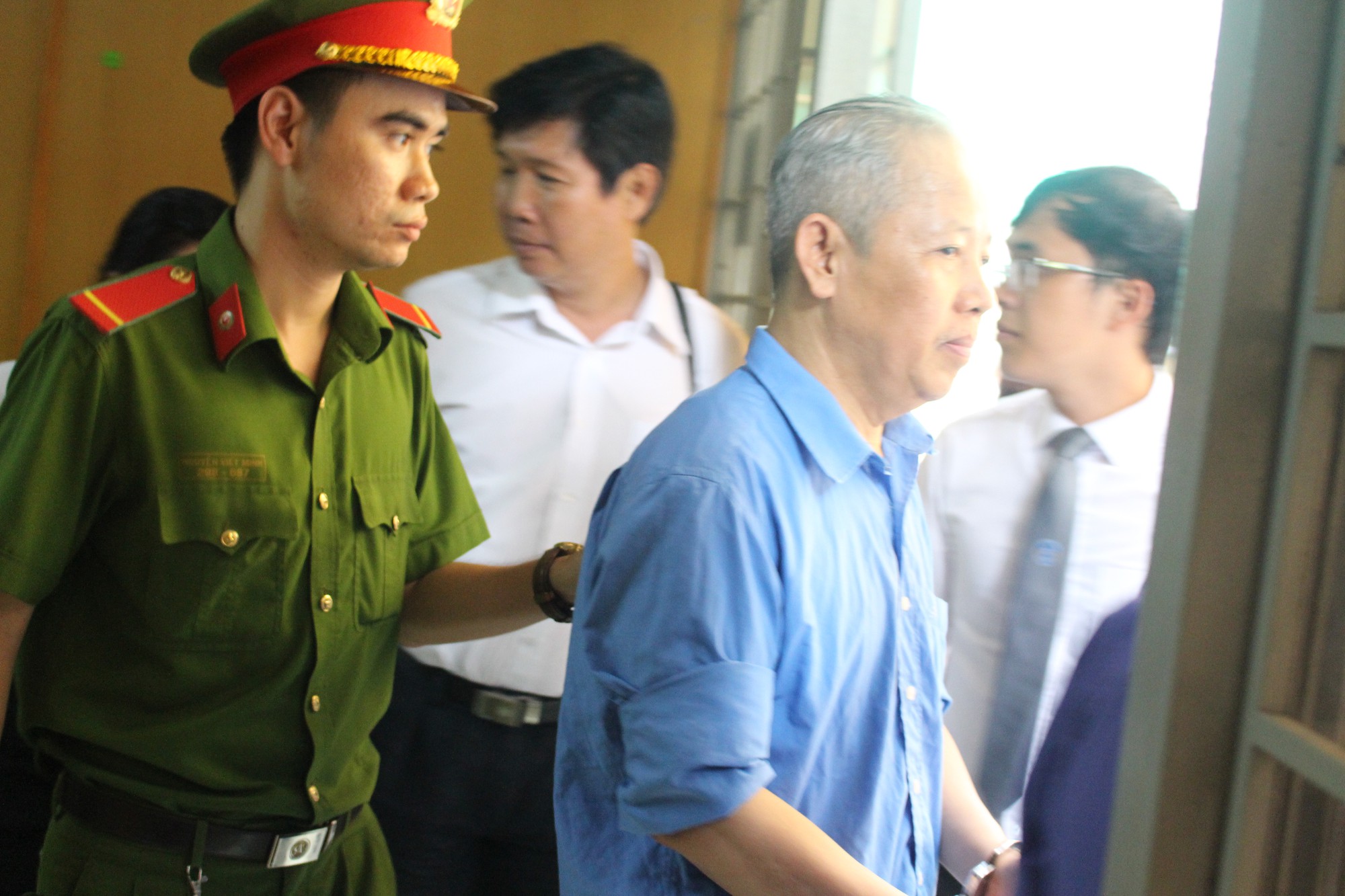 Nữ Giám đốc và nam Phó Tổng Giám đốc cùng nhau làm liều - Ảnh 1.