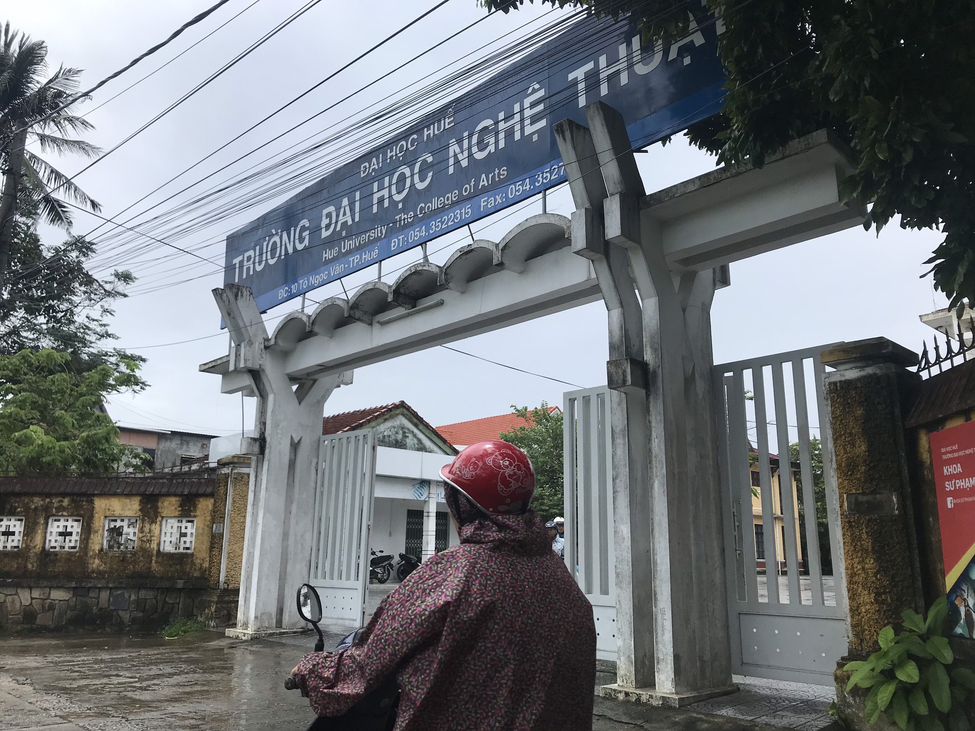 Kh&ocirc;ng c&oacute; tiền trả lương, trường ĐH chấm dứt hợp đồng h&agrave;ng loạt lao động - Ảnh 1.