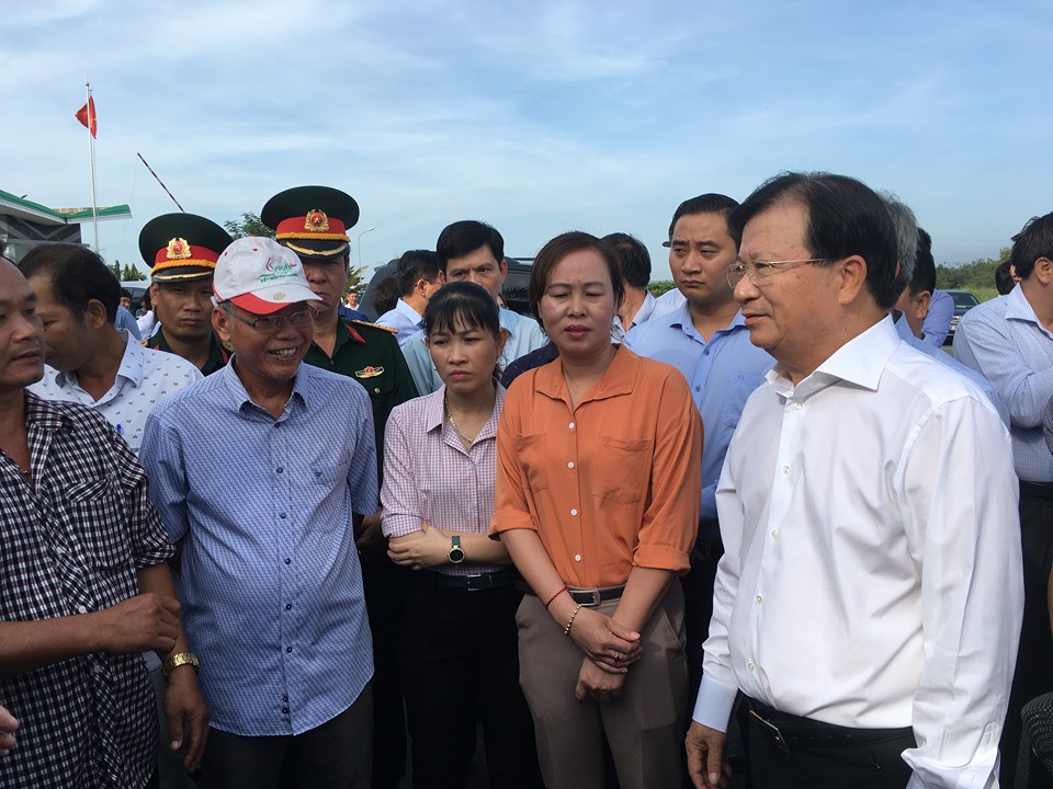 Phó Thủ tướng Trịnh Đình Dũng tiếp xúc người dân vùng dự án sân bay Long Thành