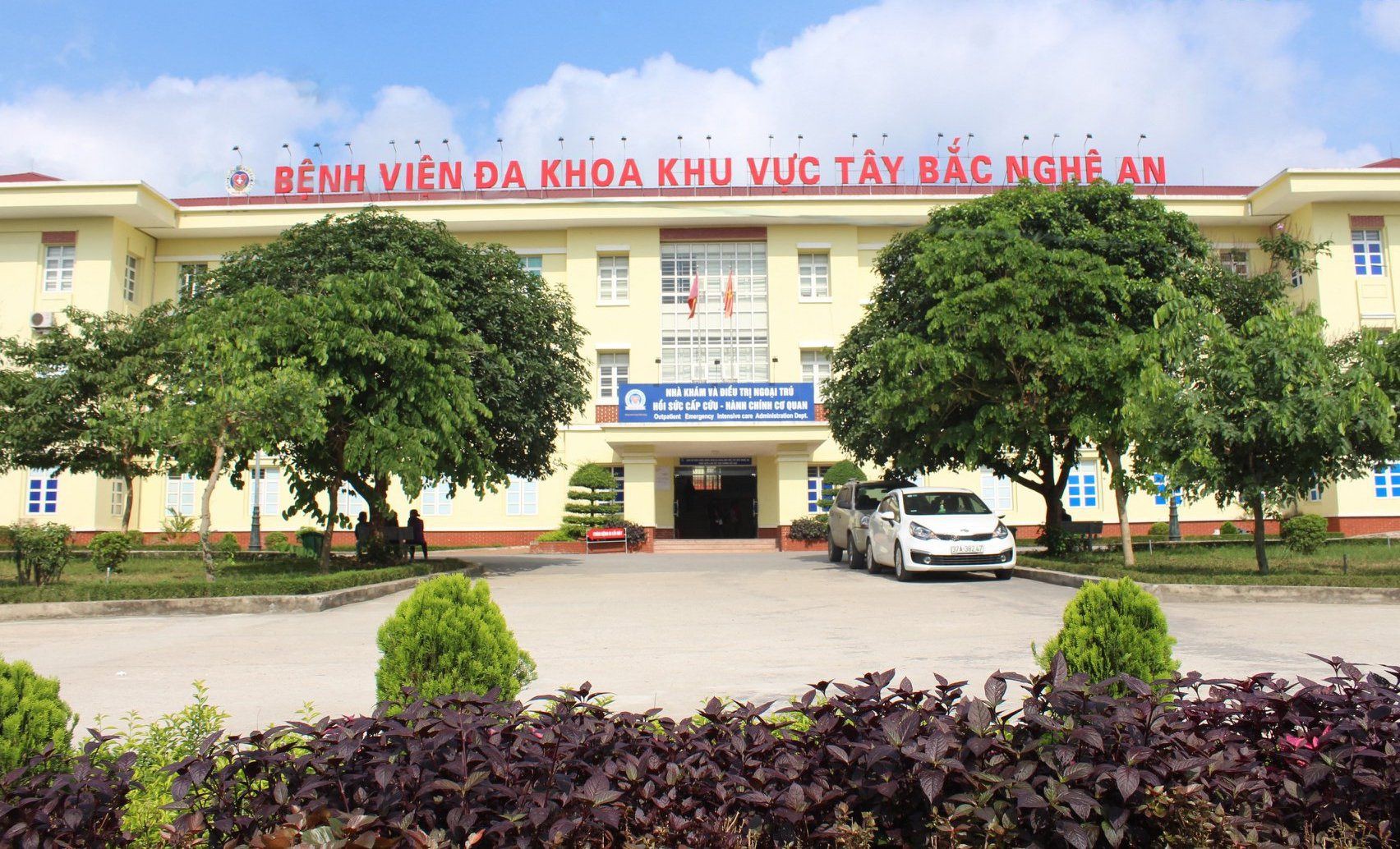 Hai bé gái song sinh tử vong bất thường sau khi tiêm vắc-xin viêm gan B