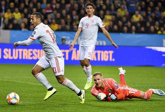 Tây Ban Nha giành vé dự Euro, gieo sầu cho Quỷ đỏ Man United - Ảnh 2.
