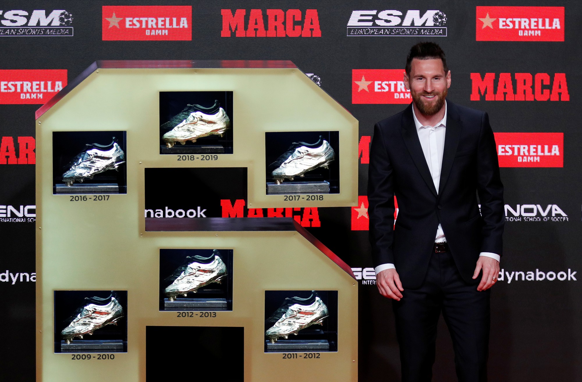 Nhận Chiếc gi&agrave;y v&agrave;ng thứ 6, Messi tri &acirc;n hai nh&acirc;n vật đặc biệt - Ảnh 9.