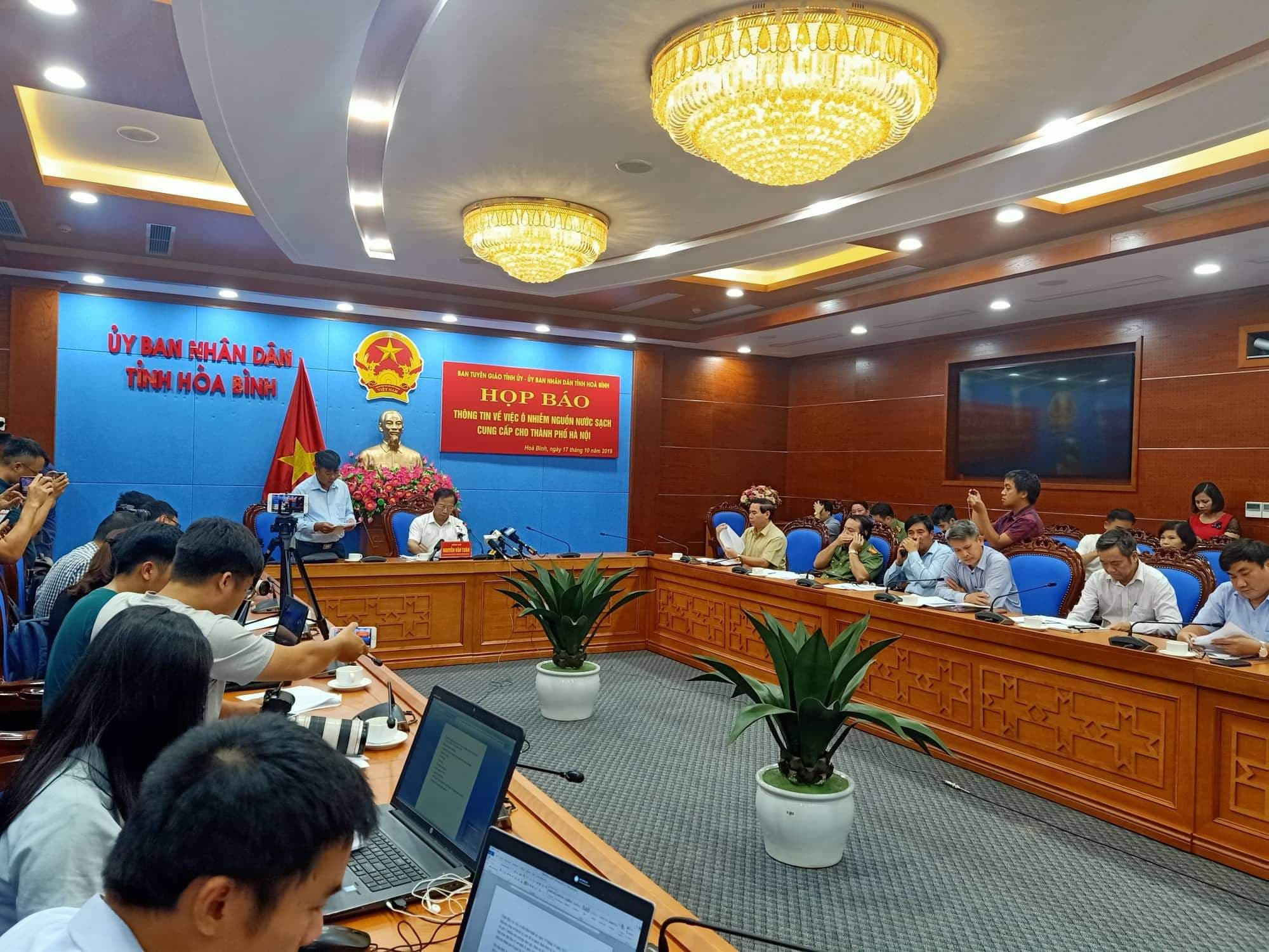 Khởi tố vụ đổ dầu thải vào nguồn nước sông Đà, gây ô nhiễm nghiêm trọng