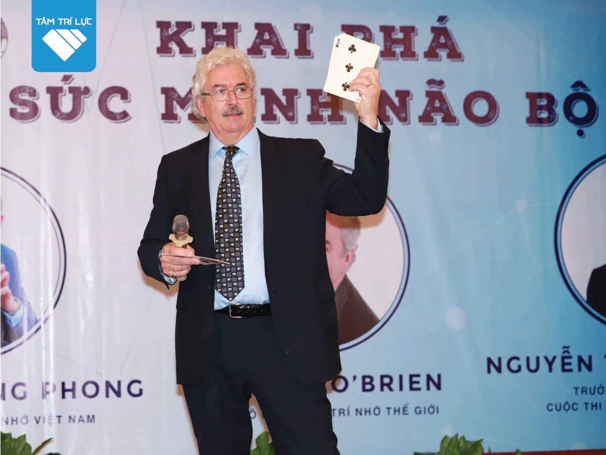 Dominic O&rsquo;Brien - Người đạt tới &ldquo;đỉnh cao sức mạnh n&atilde;o bộ&rdquo; - Ảnh 3.