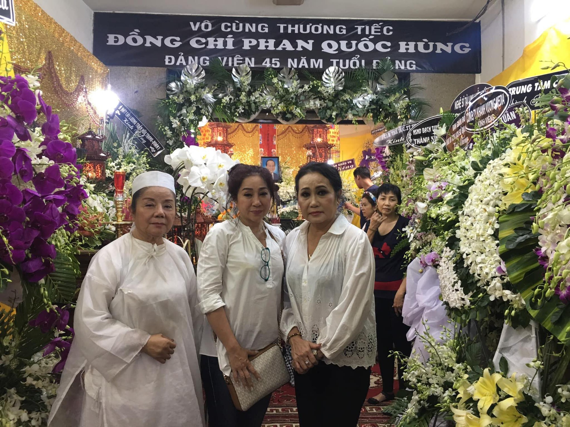 Đồng nghiệp thương tiếc nghệ sĩ Phan Quốc Hùng