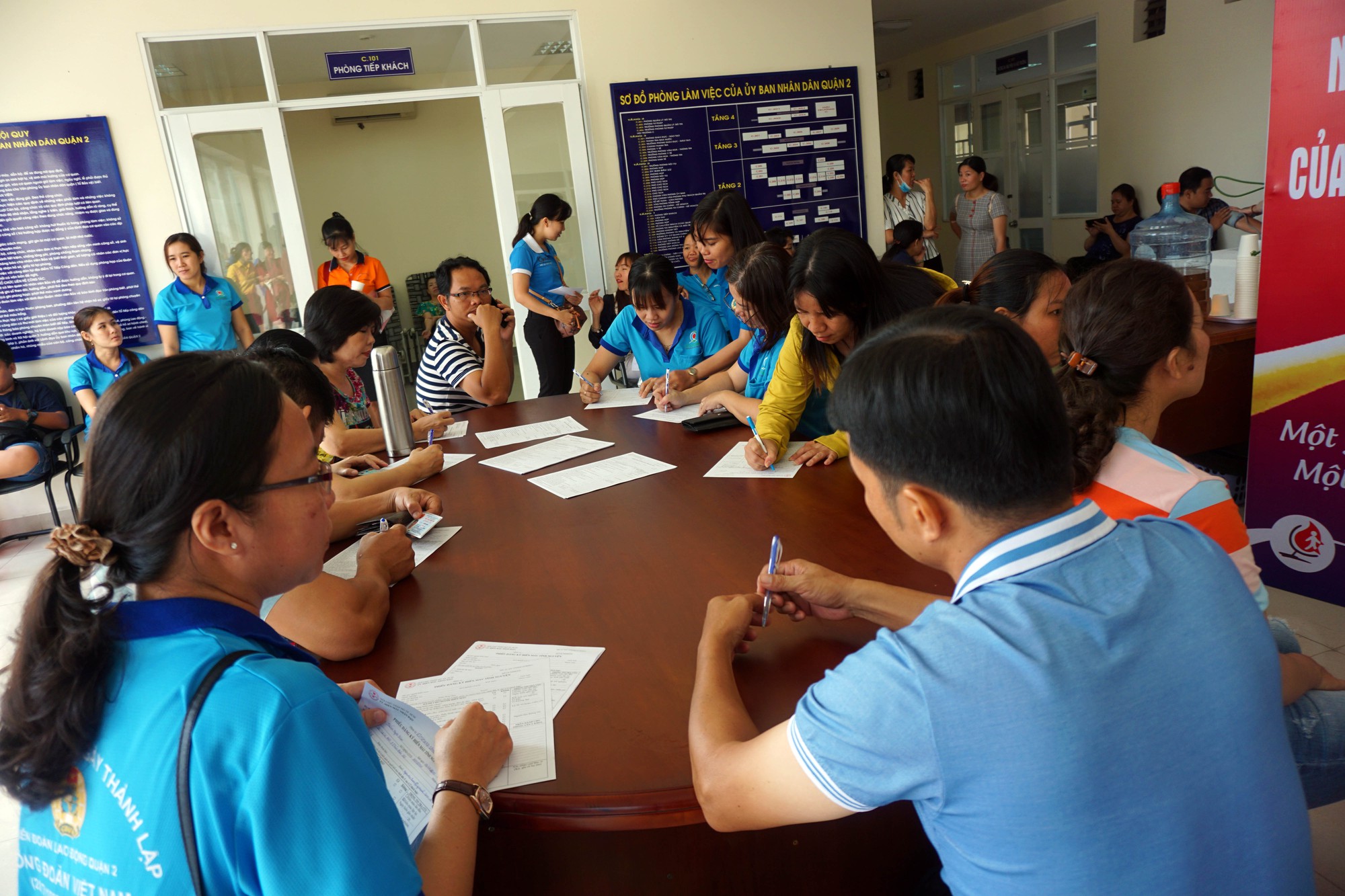 CNVC-LĐ quận 2, TP HCM tham gia hiến m&aacute;u t&igrave;nh nguyện  - Ảnh 2.