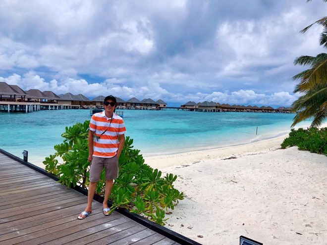 Nghệ sĩ Hoài Linh khoe ảnh du lịch ở Maldives