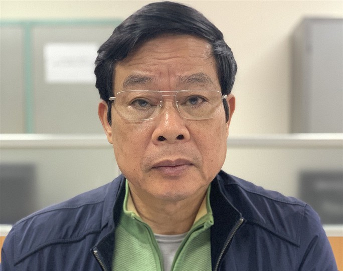 Nhận 3 triệu USD, cựu bộ trưởng Nguyễn Bắc Son mang tiền ra ban công cất giấu