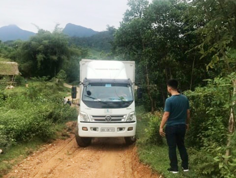 Bất thường đường đi của xe ôtô chở dầu thải đổ xuống nguồn nước sông Đà