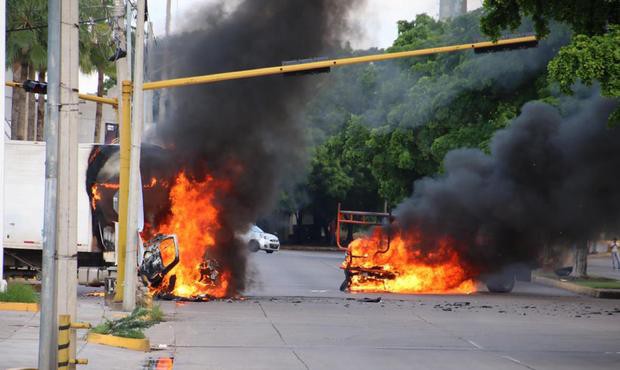 Mexico: Đấu súng kinh hoàng, bắt được con trai trùm ma túy vẫn phải thả