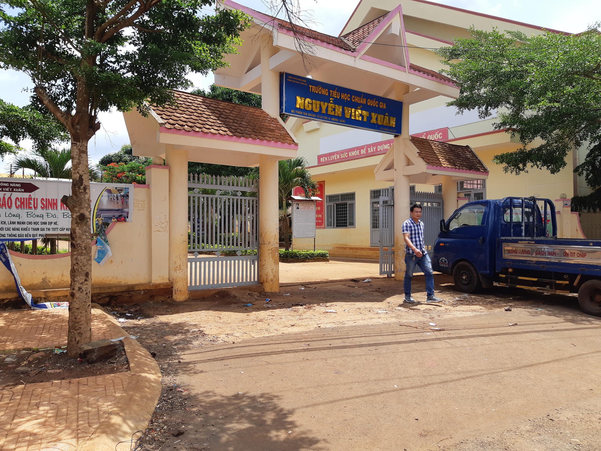 Giáo viên tố cáo chủ tịch huyện "chống lưng" cho hiệu trưởng