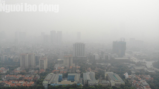 Hình ảnh không khí đặc quánh, mờ mịt ở Hà Nội