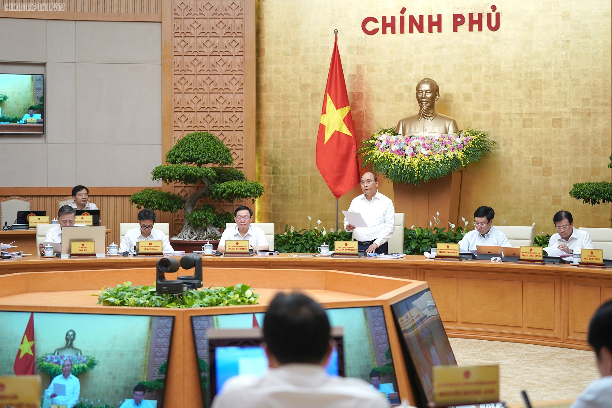 Thủ tướng thông báo "tin đáng mừng" tại phiên họp Chính phủ