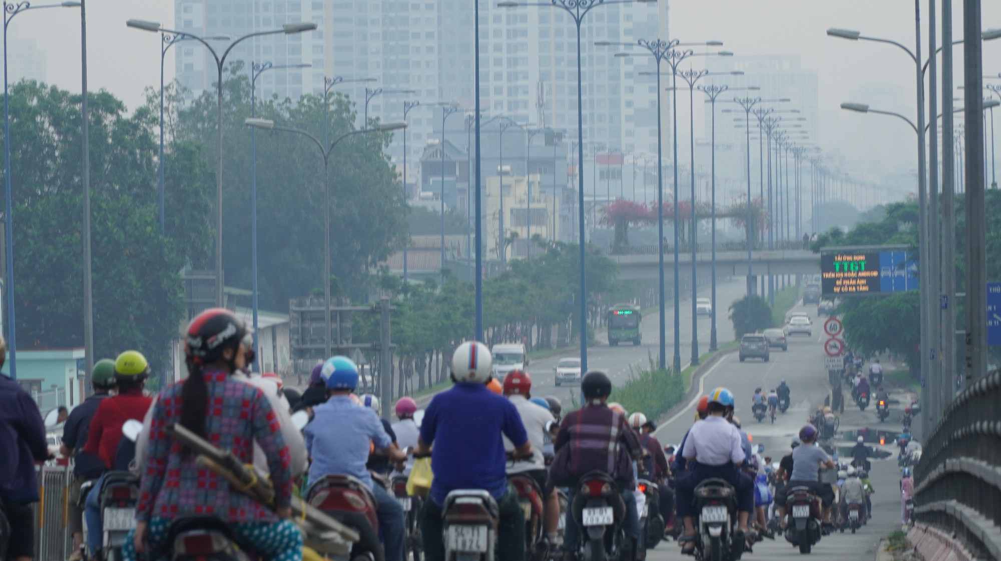 Trưa 2-10, bầu trời TP HCM có gì? - Ảnh 7.