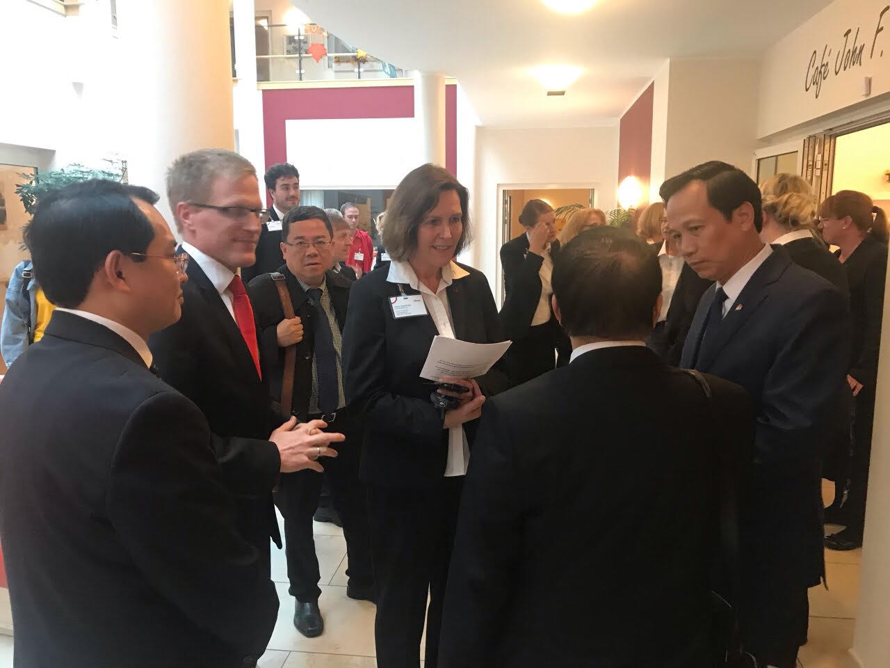 Cơ hội rộng mở đối với điều dưỡng viên Việt Nam sang Đức làm việc - Ảnh 4.