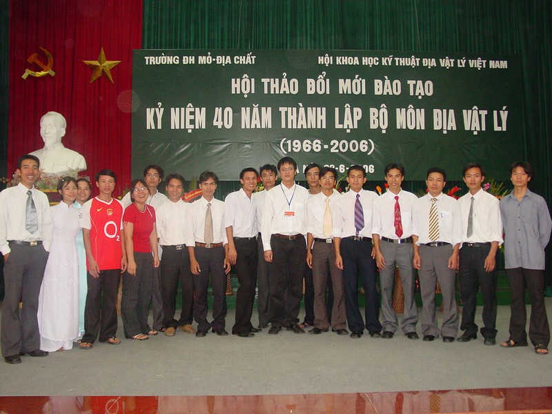 Tổ chức lễ tưởng nhớ, c&ocirc;ng bố những bức ảnh x&uacute;c động của Thứ trưởng L&ecirc; Hải An - Ảnh 6.