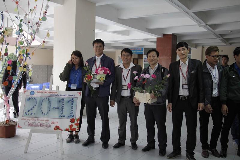 Tổ chức lễ tưởng nhớ, c&ocirc;ng bố những bức ảnh x&uacute;c động của Thứ trưởng L&ecirc; Hải An - Ảnh 8.