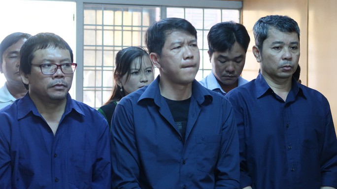 Đường dây logo xe vua: Đừng để trở thành vụ án "kỳ lạ"!