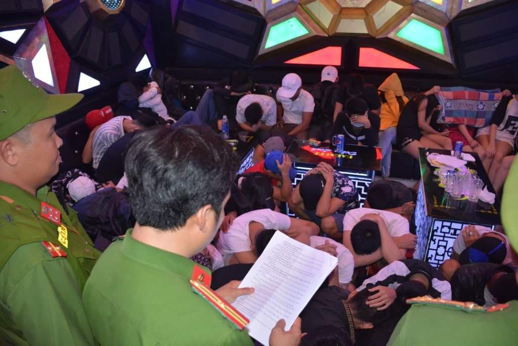 Lại phát hiện 68 thanh niên phê ma túy trong quán karaoke ở Quảng Nam