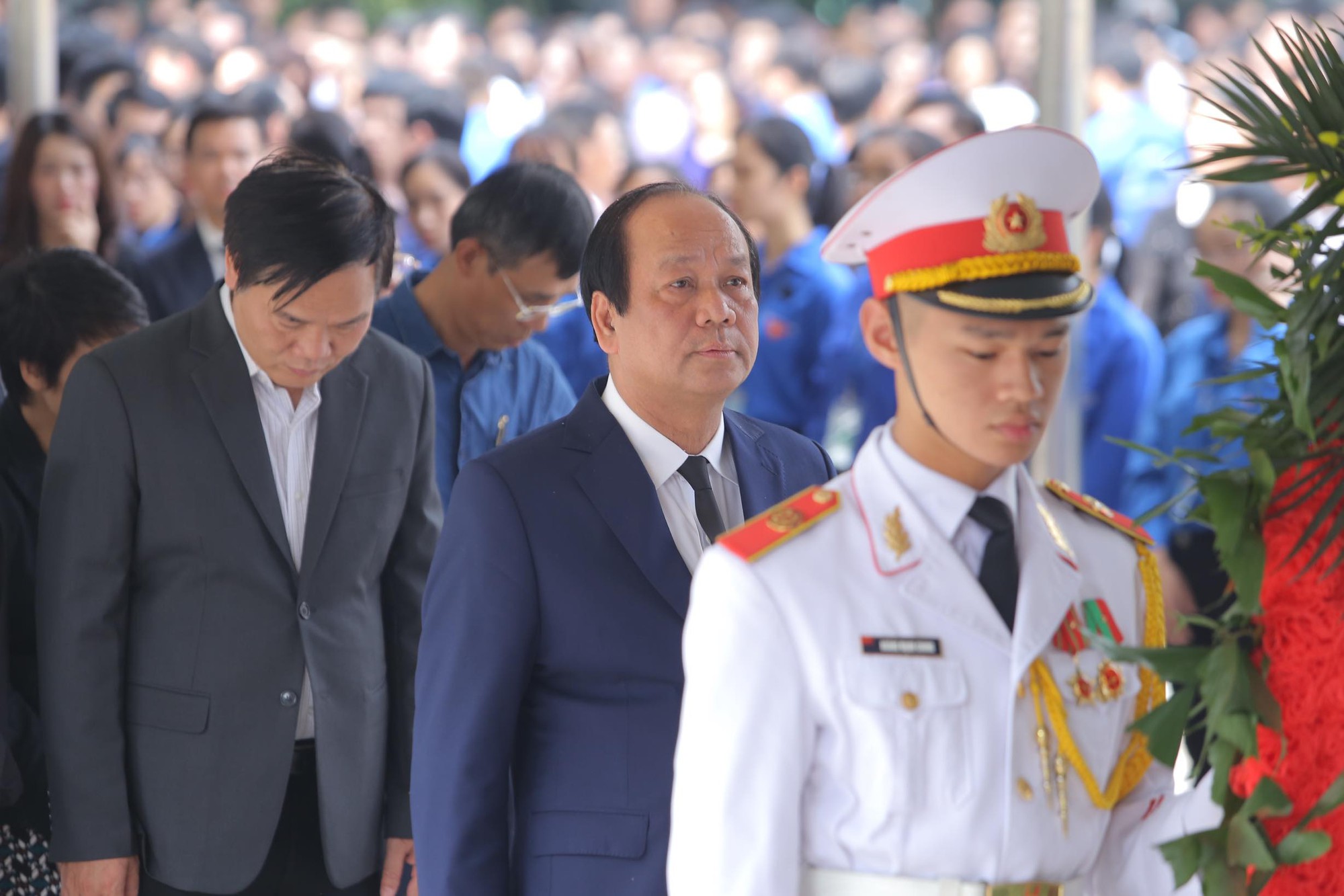 H&agrave;ng ng&agrave;n người tiễn biệt cố Thứ trưởng L&ecirc; Hải An - Ảnh 18.