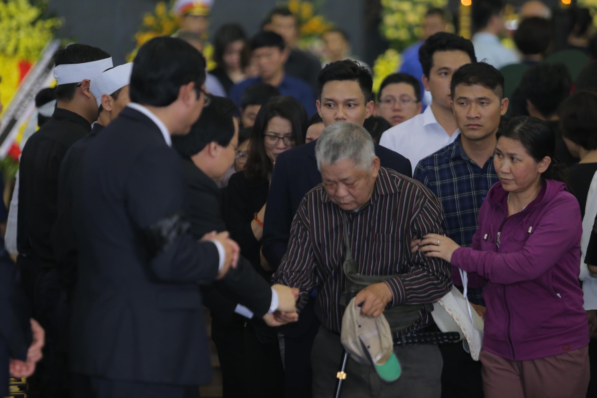 H&agrave;ng ng&agrave;n người tiễn biệt cố Thứ trưởng L&ecirc; Hải An - Ảnh 29.