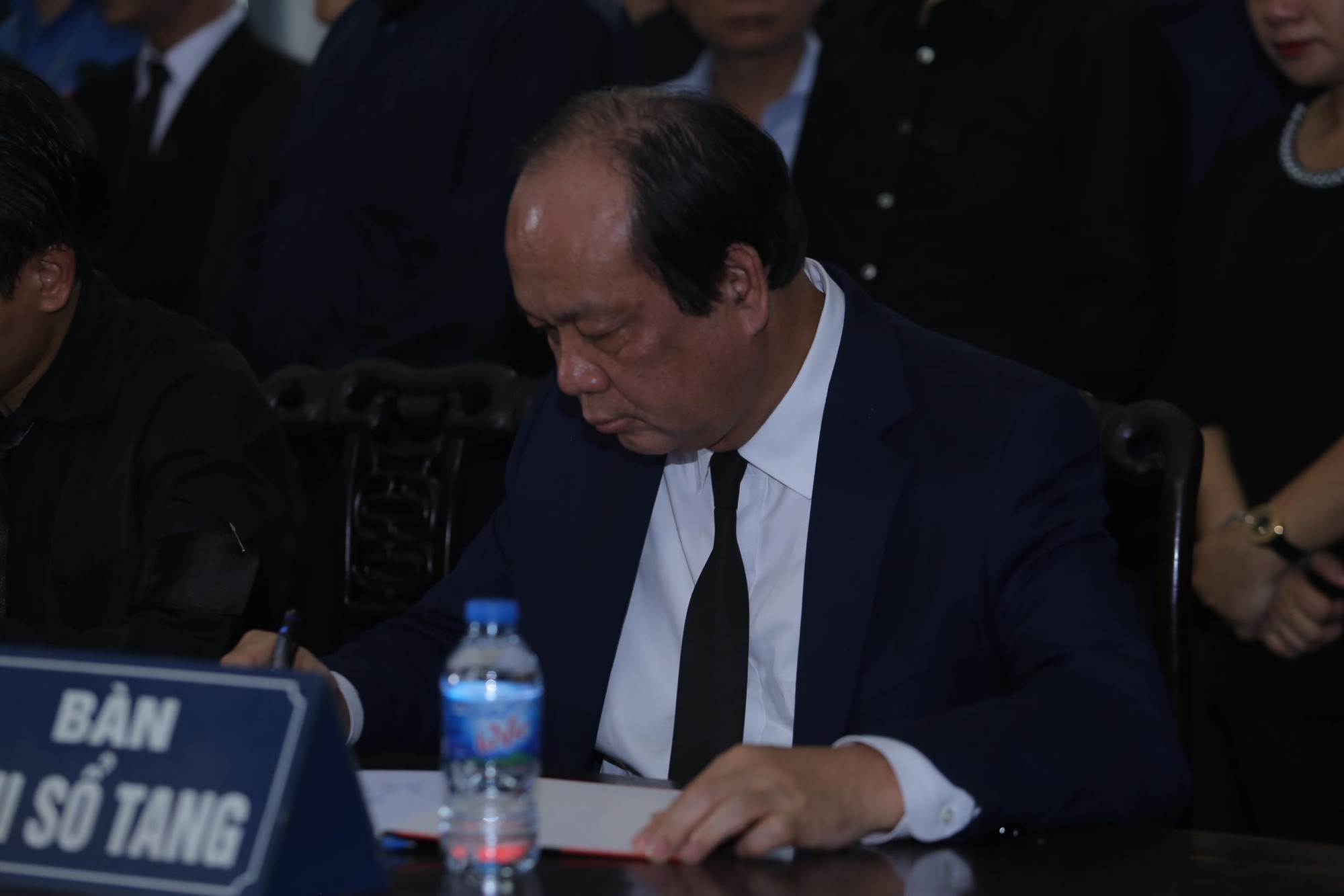 H&agrave;ng ng&agrave;n người tiễn biệt cố Thứ trưởng L&ecirc; Hải An - Ảnh 19.