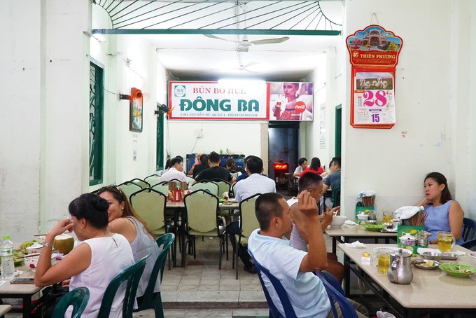 Báo nước ngoài gợi ý 10 quán bún bò Huế ngon ở TP HCM - Ảnh 4.