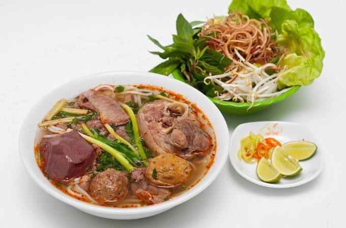 Báo nước ngoài gợi ý 10 quán bún bò Huế ngon ở TP HCM