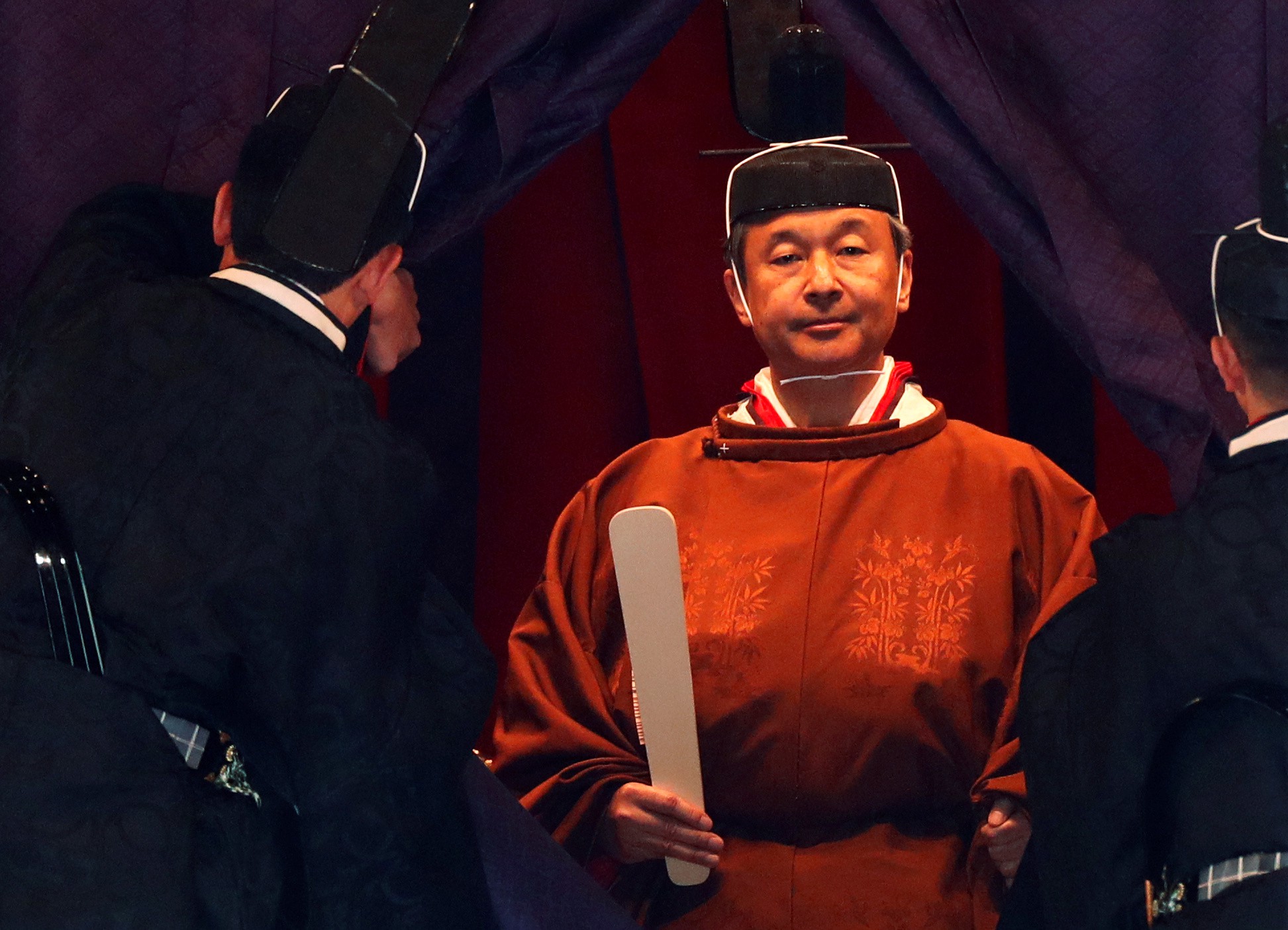 [VIDEO] Toàn cảnh Nhật hoàng Naruhito lên ngôi trong cơn mưa trút nước