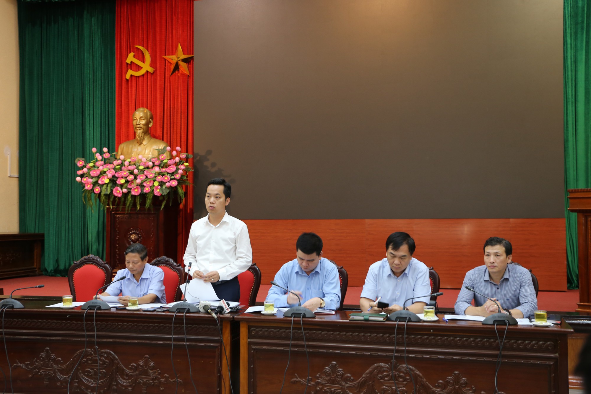 Hà Nội nói nguồn nước sạch sông Đà đã an toàn để người dân sinh hoạt, ăn uống