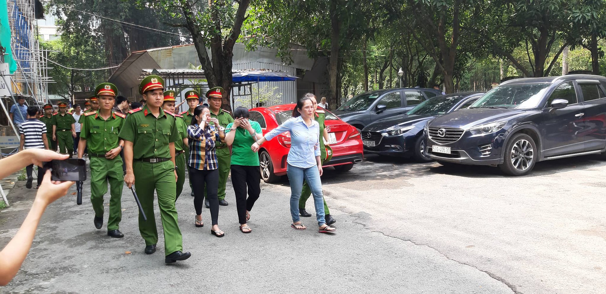 Hy hữu 2 phạm nhân viết đơn giải oan cho bà "trùm"