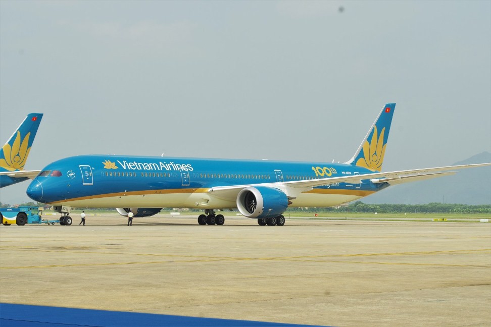 Phó Thủ tướng ngồi thử siêu máy bay, chiếc máy bay thứ 100 của Vietnam Airlines - Ảnh 9.