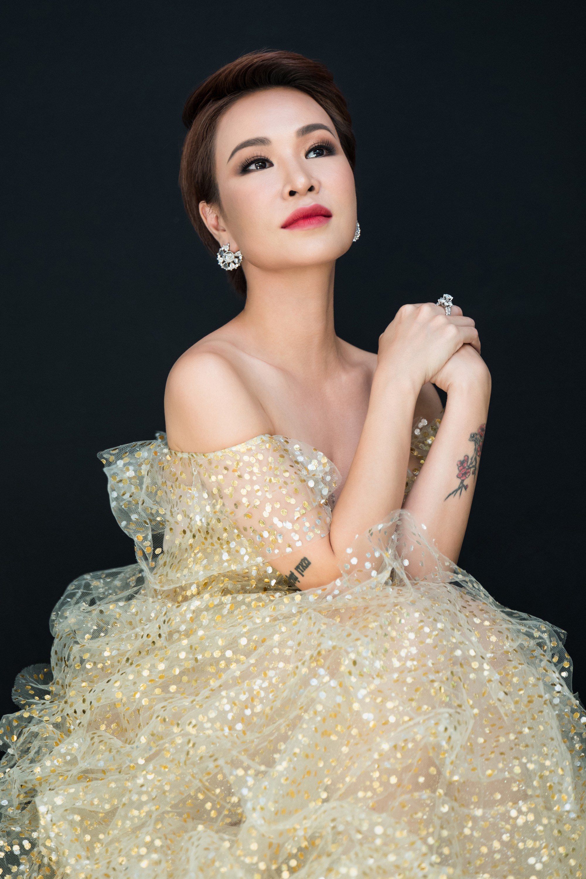 Sau tất cả, Uyên Linh sẽ có màn tay ba với Lân Nhã và Erik - Ảnh 7.