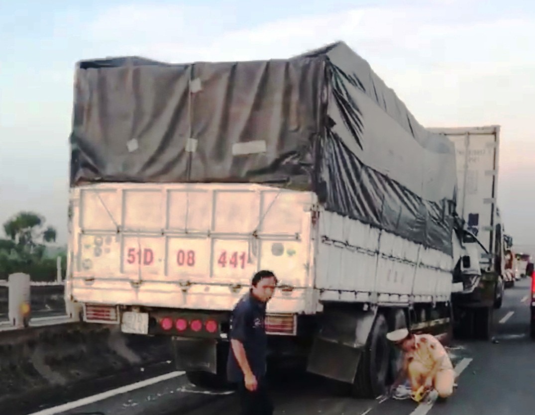 Tai nạn nghiêm trọng trên cao tốc TP HCM - Trung Lương, đoạn qua Bến Lức