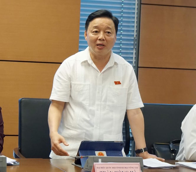 Bộ trưởng Bộ TN-MT Trần Hồng H&agrave;: T&ocirc;i cũng ăn nước s&ocirc;ng Đ&agrave; nhiễm dầu 3 ng&agrave;y - Ảnh 1.