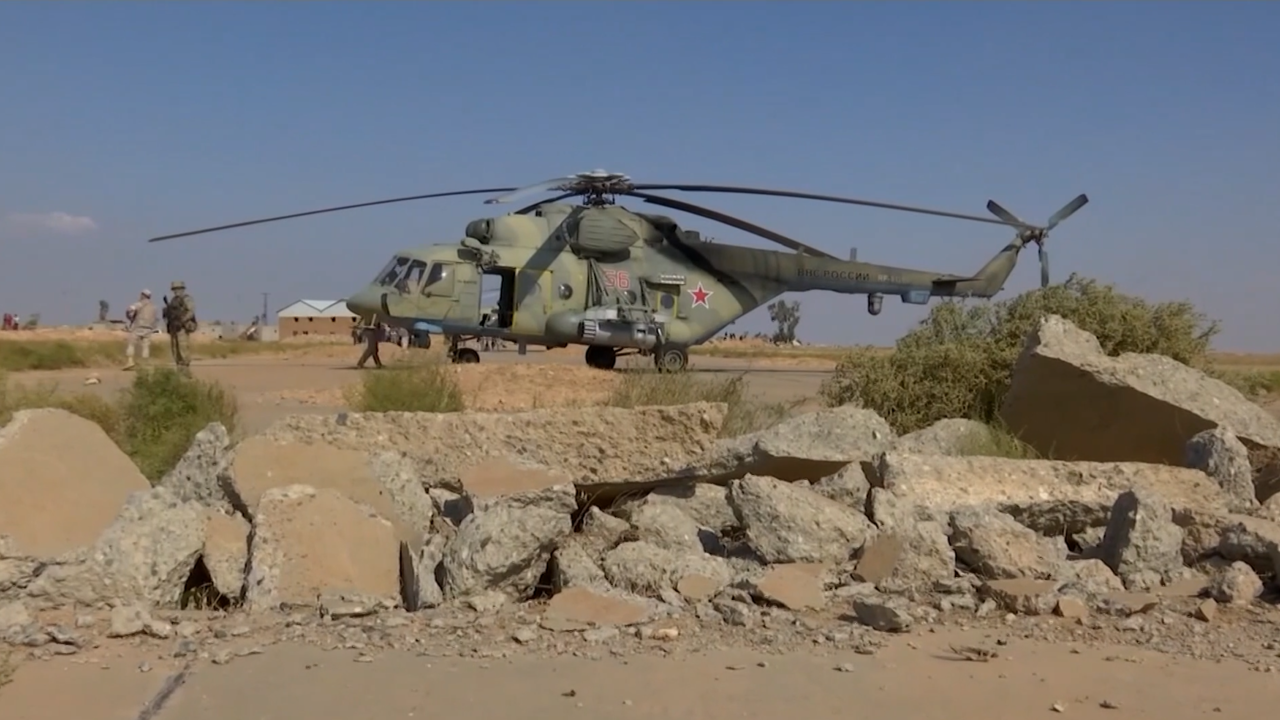 Quân đội Nga đổ bộ căn cứ vừa mở cửa lại ở Syria
