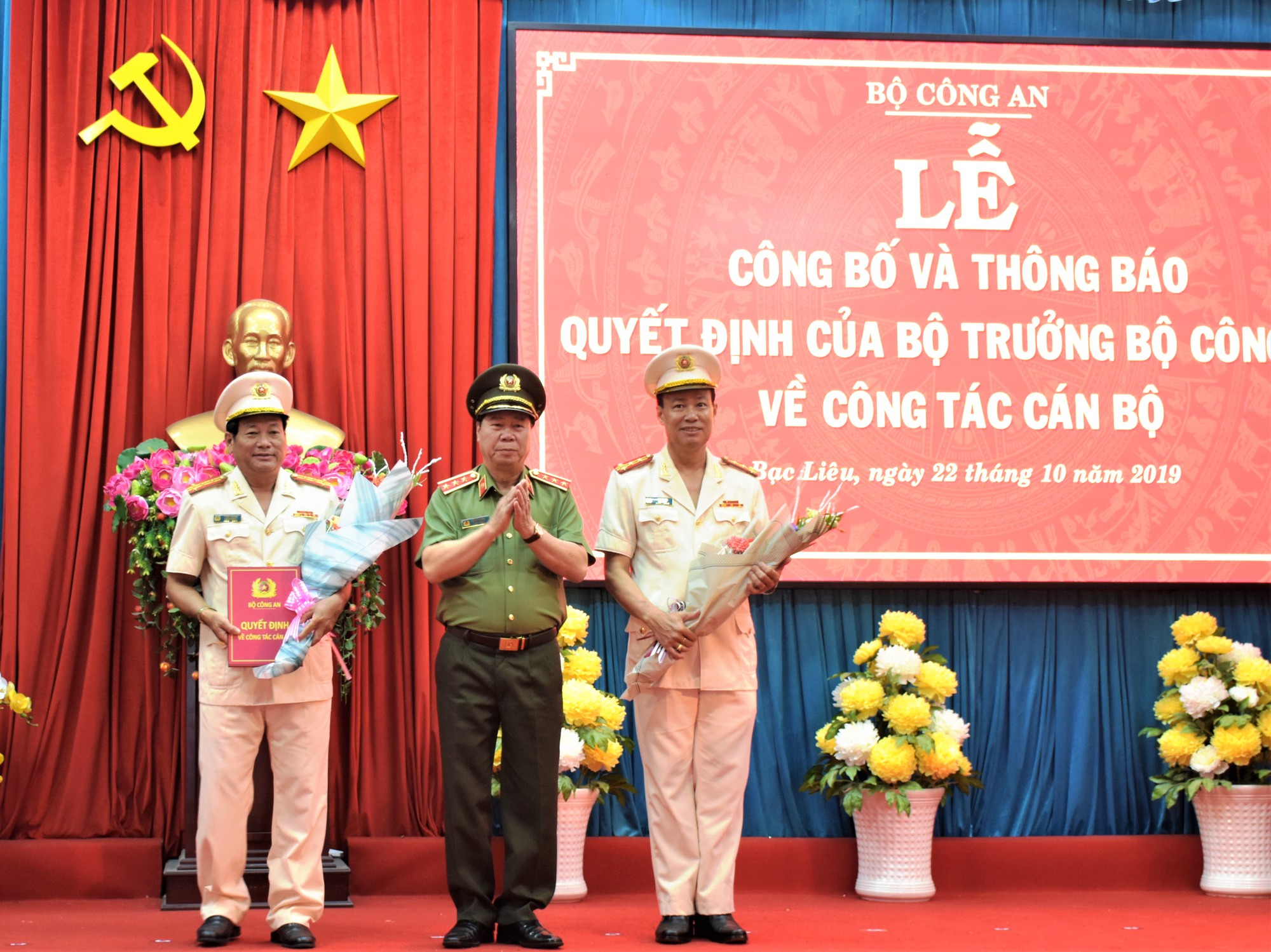 Gi&aacute;m đốc C&ocirc;ng an Bạc Li&ecirc;u nhận nhiệm vụ mới ở tuổi 50 - Ảnh 1.