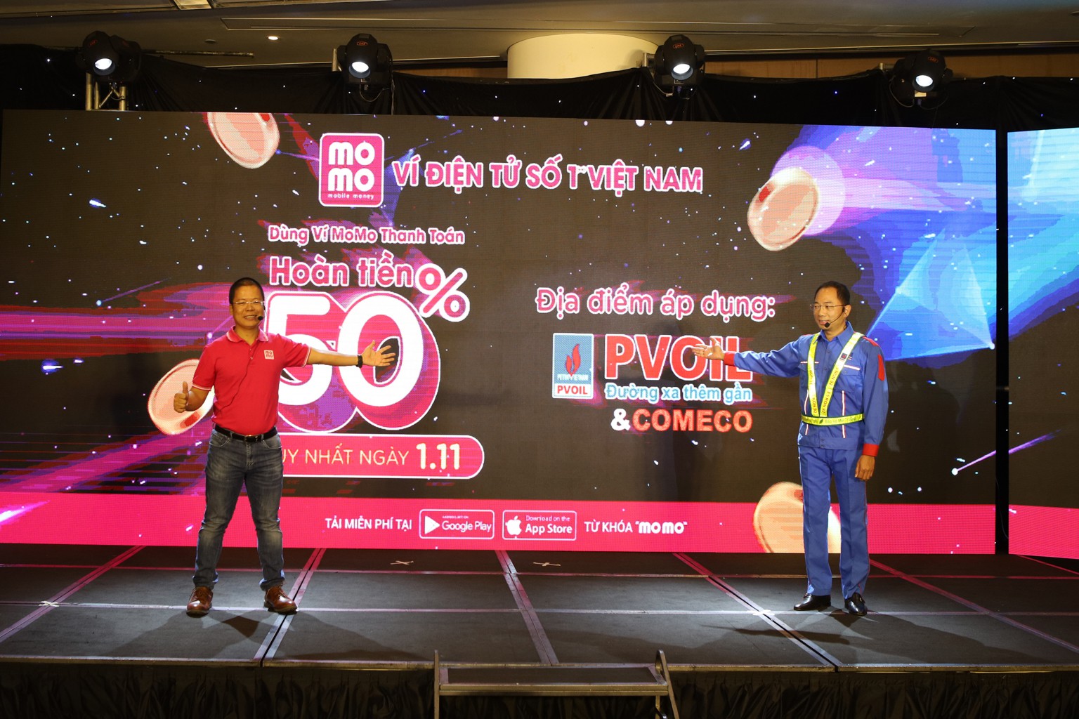 MoMo bắt tay PVOIL thanh toán điện tử trong bán lẻ xăng dầu