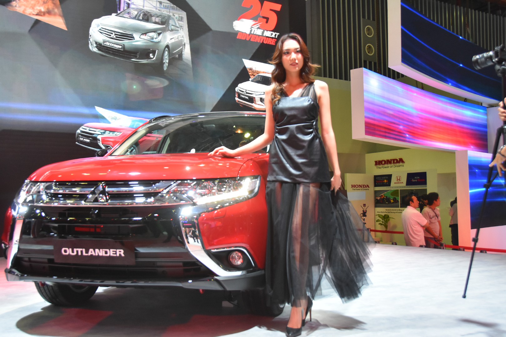 Gần 100 mẫu &ocirc;t&ocirc; mới nhất tr&igrave;nh diễn tại Vietnam Motor Show 2019 - Ảnh 16.