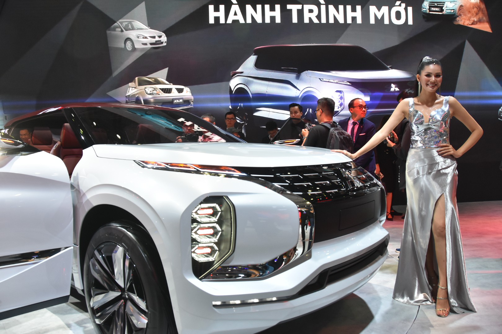 Gần 100 mẫu &ocirc;t&ocirc; mới nhất tr&igrave;nh diễn tại Vietnam Motor Show 2019 - Ảnh 1.