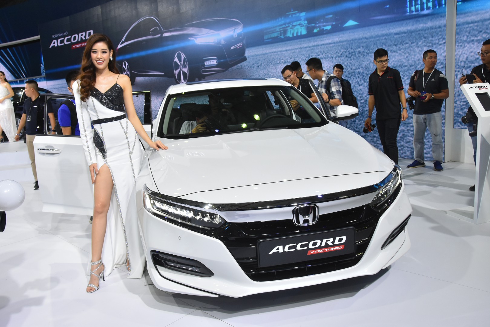 Gần 100 mẫu &ocirc;t&ocirc; mới nhất tr&igrave;nh diễn tại Vietnam Motor Show 2019 - Ảnh 5.